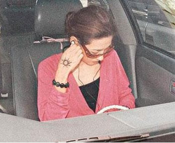 Hình xăm ở mu bàn tay. Hình xăm ở mu bàn tay.