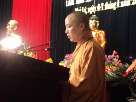 Cả hội trường lặng người khi nghe sư thầy Thích Việt Hòa nhắc tới nghĩa cử cao đẹp của chùa Thịnh Đại. Cả hội trường lặng người khi nghe sư thầy Thích Việt Hòa nhắc tới nghĩa cử cao đẹp của chùa Thịnh Đại.