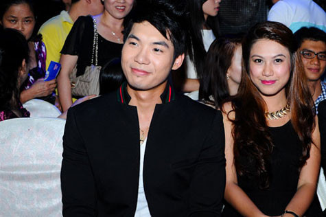 Trương Nam Thành và bạn gái cũ Vũ Hoàng Yến. Dù Hoàng Yến đã lấy chồng nhưng cô vẫn giúp Trương Nam Thành làm đại diện hình ảnh, truyền thông.