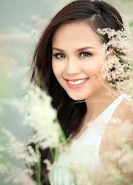 Hoa hậu Diễm Hương gây ồn ào suốt thời gian qua sau scandal bị chồng đệ đơn xin ly hôn Hoa hậu Diễm Hương gây ồn ào suốt thời gian qua sau scandal bị chồng đệ đơn xin ly hôn