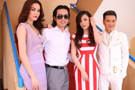 Dương Khắc Linh cùng 3 giám khảo 'siêu sao' của X-factor Xem thêm: Cuộc đời cơ cực ở Sài Gòn của chàng trai 'gây bão' trong X-Factor