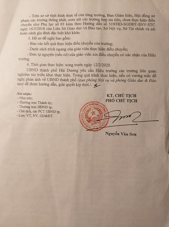 Công văn của Ủy ban nhân dân thành phố Hải Dương chỉ đạo các nhà trường thực hiện việc xét giáo viên điều chuyển (Ảnh: Lã Tiến) Công văn của Ủy ban nhân dân thành phố Hải Dương chỉ đạo các nhà trường thực hiện việc xét giáo viên điều chuyển (Ảnh: Lã Tiến)