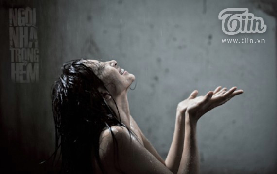 Vẻ "ghê rợn" của Ngô Thanh Vân trong phim Ngôi nhà trong hẻm Bộ phim có sự tham gia của nam diễn viên Trần Bảo Sơn sẽ được công chiếu vào năm 2012 Vẻ "ghê rợn" của Ngô Thanh Vân trong phim Ngôi nhà trong hẻm Bộ phim có sự tham gia của nam diễn viên Trần Bảo Sơn sẽ được công chiếu vào năm 2012