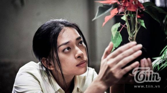 Vẻ "ghê rợn" của Ngô Thanh Vân trong phim Ngôi nhà trong hẻm Bộ phim có sự tham gia của nam diễn viên Trần Bảo Sơn sẽ được công chiếu vào năm 2012 Vẻ "ghê rợn" của Ngô Thanh Vân trong phim Ngôi nhà trong hẻm Bộ phim có sự tham gia của nam diễn viên Trần Bảo Sơn sẽ được công chiếu vào năm 2012