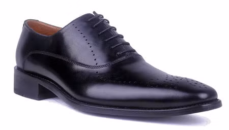 Nét nổi bật trong Bộ sưu tập nằm ở những đường nét thiết kế tinh xảo, trên nền chất liệu da tự nhiên và đồng thời làm nổi bật kiểu dáng lịch lãm, cổ điển mang đậm phong cách châu Âu. Model KP29-1 thanh lịch và phong cách, 100% da tự nhiên.