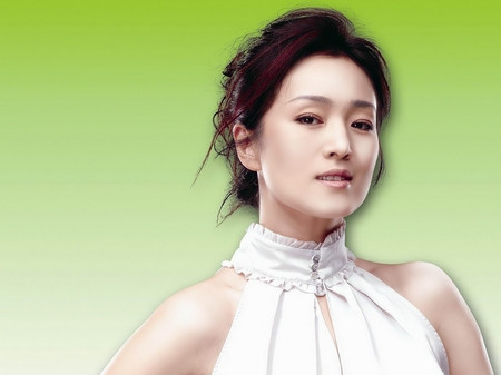 “Tôi biết cách cân đối cuộc sống riêng và công việc. Chính vì vậy, tôi ít khi cảm thấy quá tải và mệt mỏi. Cuộc sống của tôi hiện tại cũng khá tự do, tôi được làm tất cả những việc mình thích”, cô nói.