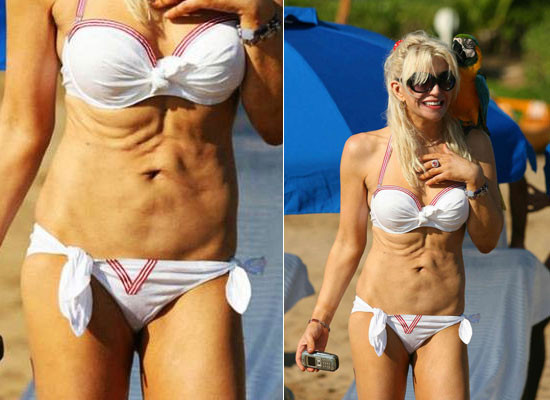 Courtney Love thật xấu tệ khi để lọt vào tầm ngắm ống kính của những kẻ đi săn...bụng xấu. Courtney Love thật xấu tệ khi để lọt vào tầm ngắm ống kính của những kẻ đi săn...bụng xấu.