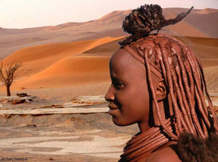 Ngoài việc làm đẹp, bảo vệ cơ thể khỏi ánh nắng gay gắt, thì màu đỏ của hợp chất này còn tượng trưng cho cuộc sống và sự no đủ. Ngoài việc làm đẹp, bảo vệ cơ thể khỏi ánh nắng gay gắt, thì màu đỏ của hợp chất này còn tượng trưng cho cuộc sống và sự no đủ.