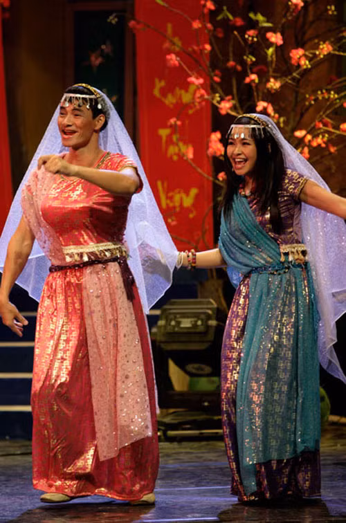 Người đẹp Xuân Bắc đang uyển chuyển với điệu Bellydance.