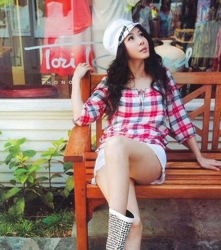 Tiêu Tường càng ngày càng giống như một thiếu nữ. Tiêu Tường càng ngày càng giống như một thiếu nữ.