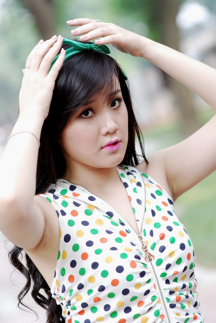 Khoảnh khắc biểu cảm "lạ" của Xuân Mai. Nhìn khuôn mặt này, chúng ta có thể thấy một cá tính khá mạnh mẽ, không dễ bắt nạt đâu nhé!