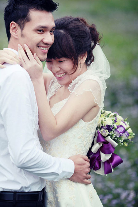 5. Đan Lê Lên xe hoa lần 2 với đạo diễn trẻ Khải Anh, MC xinh đẹp Đan Lê không giấu nổi nét rạng ngời và niềm hạnh phúc. 5. Đan Lê Lên xe hoa lần 2 với đạo diễn trẻ Khải Anh, MC xinh đẹp Đan Lê không giấu nổi nét rạng ngời và niềm hạnh phúc.