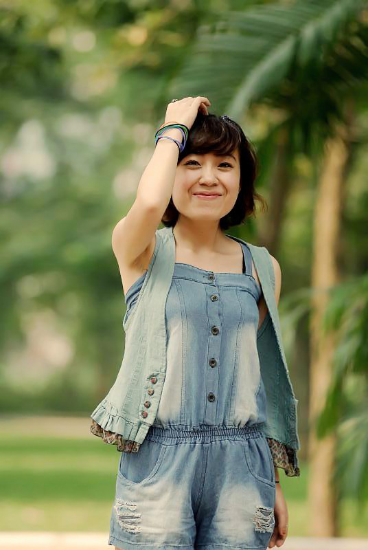 Ảnh 6: Đồ jeans ngày càng được phổ biến, trở thành trang phục yêu thích của nam giới. Dần dần, nó được cải biến mềm mại, nữ tính hơn và biến thành ‘bạn thân” của nữ giới lúc nào không hay. Ảnh 6: Đồ jeans ngày càng được phổ biến, trở thành trang phục yêu thích của nam giới. Dần dần, nó được cải biến mềm mại, nữ tính hơn và biến thành ‘bạn thân” của nữ giới lúc nào không hay.