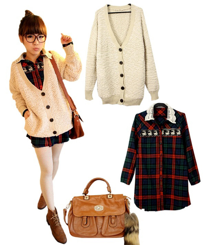 Bộ 10: Ấn tượng về một cô nàng đậm chất sinh viên. Áo ca rô thụng tạo nét trẻ trung, trong khi áo len khoác mang lại sự ấm áp cần thiết cho Đông lạnh.