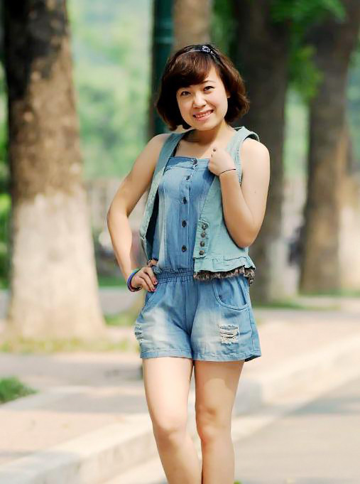 Ảnh 1: Thời trang jeans luôn được các bạn gái cực kỳ ưa chuộng. Ảnh 1: Thời trang jeans luôn được các bạn gái cực kỳ ưa chuộng.