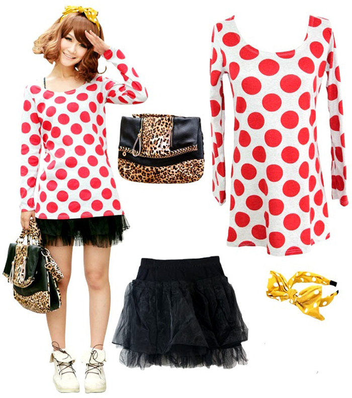 Bộ 2: Lạ lẫm với áo chấm bi dáng dài, đi kèm chân váy ren đen. Đây là bộ đồ cực hợp nếu bạn đang định đi sinh nhật bạn thân, hoặc lượn lờ phố xá chiều cuối tuần.