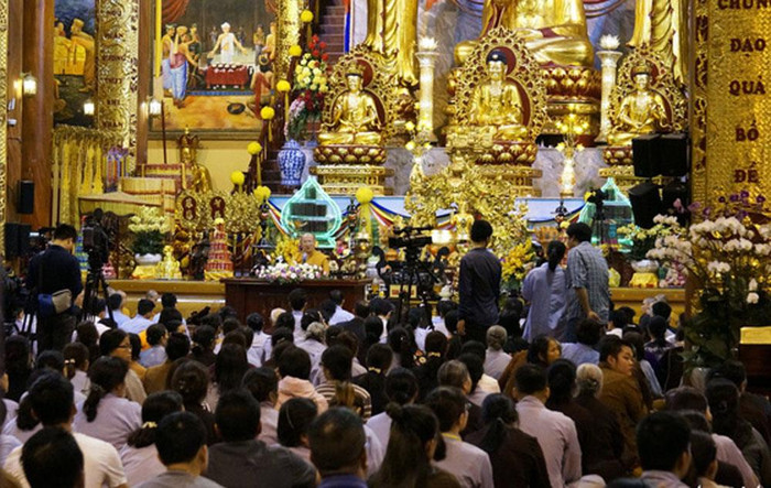 Chùa Ba Vàng tổ chức pháp thoại để trấn an phật tử và chia sẻ quan điểm liên quan đến phản ánh của báo chí về hoạt động của chùa. (Ảnh: CTV) Chùa Ba Vàng tổ chức pháp thoại để trấn an phật tử và chia sẻ quan điểm liên quan đến phản ánh của báo chí về hoạt động của chùa. (Ảnh: CTV)