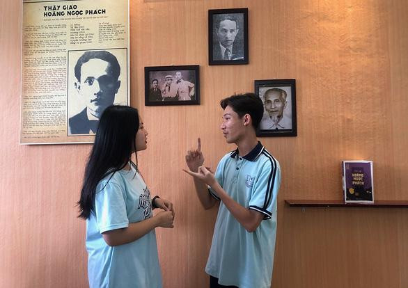Phòng học danh nhân mang tên nhà giáo Hoàng Ngọc Phách (Ảnh: CTV) Phòng học danh nhân mang tên nhà giáo Hoàng Ngọc Phách (Ảnh: CTV)