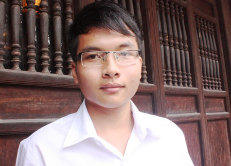 Lê Thiện Anh– Học sinh trường THPT chuyên Bến Tre – giải Nhất HSG quốc gia môn Lịch sử năm 2012