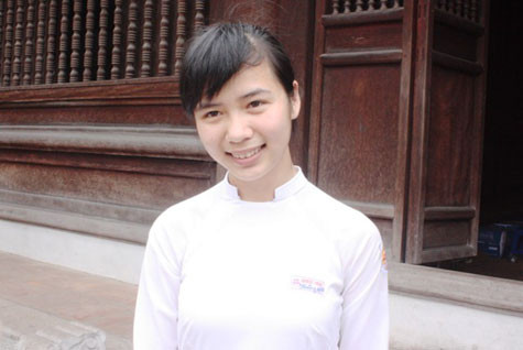 Hoàng Thị Thu Hằng – Lớp 12 chuyên Sử Trường THPT chuyên Quốc học Huế - Giải Nhì thi HSG quốc gia 2012