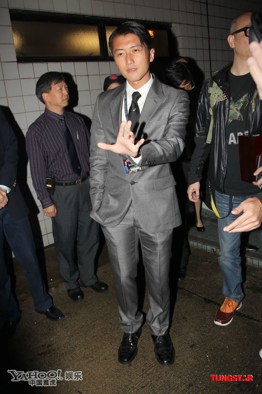 Tạ Đình Phong với tư cách là một CEO có buổi nói chuyện với sinh viên trường HKUST hôm 19/4 đã phủ nhận tin đồn Dương Mịch gõ cửa phòng anh lúc nửa đêm.