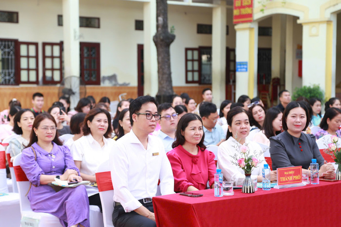 Các đại biểu tham dự chuyên đề (Ảnh: LT) GDVN_cd-trai-nghiem-huong-nghiep-2.jpg