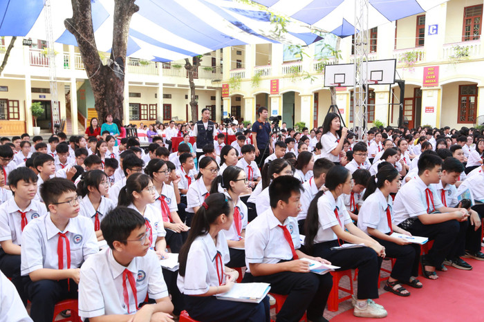 Học sinh lớp 9 tích cực tham gia các hoạt động tại chuyên đề (Ảnh: LT) GDVN_cd-trai-nghiem-huong-nghiep-9.jpg
