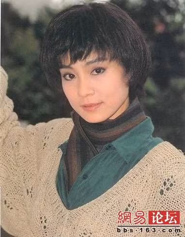 Đáng yêu và cá tính với mái tóc tém. Xem thêm: Mỹ nữ Trời ban (P1): Lâm Thanh Hà - Như mây, như gió, lại như sương.