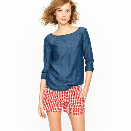 Còn cô nàng này lại trở nên thật nhu mì và đáng yêu với chiếc quần kẻ ô trắng đỏ và áo sơ mi denim không cổ. Rất "kute" đúng không bạn? Xem thêm: Bộ sưu tập váy xinh chào hè 2012. Còn cô nàng này lại trở nên thật nhu mì và đáng yêu với chiếc quần kẻ ô trắng đỏ và áo sơ mi denim không cổ. Rất "kute" đúng không bạn? Xem thêm: Bộ sưu tập váy xinh chào hè 2012.