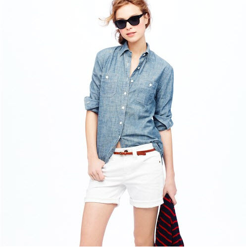 Áo sơ mi denim và quần sooc jeans trắng được tô điểm bằng thắt lưng skinny màu da bò giúp bạn trở nên thật sành điệu và trẻ trung. Xem thêm: Bộ sưu tập váy xinh chào hè 2012. Áo sơ mi denim và quần sooc jeans trắng được tô điểm bằng thắt lưng skinny màu da bò giúp bạn trở nên thật sành điệu và trẻ trung. Xem thêm: Bộ sưu tập váy xinh chào hè 2012.