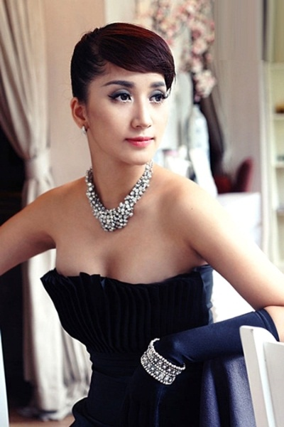 Nếu lúc nào cô ấy cũng đẹp, tinh tế và cuốn hút với style thời trang thanh lịch, quý phái như thế này, sẽ gây ấn tượng đẹp hơn rất nhiều. (Ảnh: vietbao) Xem thêm: Váy, áo "nghìn USD" của Sao Việt: có đáng đồng tiền, bát gạo? Nếu lúc nào cô ấy cũng đẹp, tinh tế và cuốn hút với style thời trang thanh lịch, quý phái như thế này, sẽ gây ấn tượng đẹp hơn rất nhiều. (Ảnh: vietbao) Xem thêm: Váy, áo "nghìn USD" của Sao Việt: có đáng đồng tiền, bát gạo?