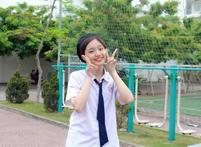 Lê Yến Nhi là thí sinh duy nhất đạt 3 điểm 10 trong kỳ thi tốt nghiệp trung học phổ thông 2021 của tỉnh Quảng Ninh (Ảnh: NVCC)