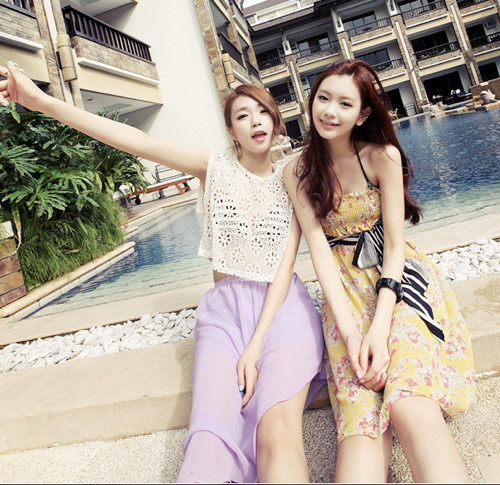 Gam màu pastel sẽ là lựa chọn phù hợp với nhiều kiểu váy đi biển nhất. Gam màu pastel sẽ là lựa chọn phù hợp với nhiều kiểu váy đi biển nhất.