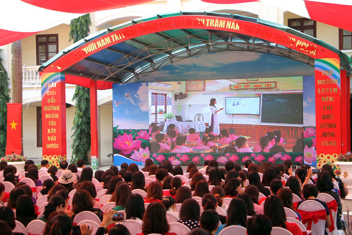 Chuyên đề của Trường Tiểu học Lê Văn Tám nhận được sự quan tâm của các nhà trường trên địa bàn Hải Phòng (Ảnh: Lã Tiến) Chuyên đề của Trường Tiểu học Lê Văn Tám nhận được sự quan tâm của các nhà trường trên địa bàn Hải Phòng (Ảnh: Lã Tiến)