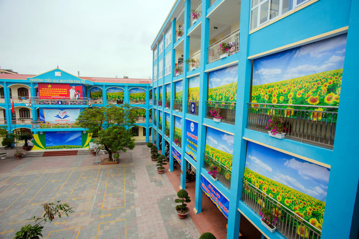 Dãy nhà 5 tầng mới đưa vào sử dụng đã đáp ứng đủ điều kiện phục vụ học sinh từ lớp 1-3 được học 2 buổi/ngày (Ảnh: Lã Tiến) Dãy nhà 5 tầng mới đưa vào sử dụng đã đáp ứng đủ điều kiện phục vụ học sinh từ lớp 1-3 được học 2 buổi/ngày (Ảnh: Lã Tiến)