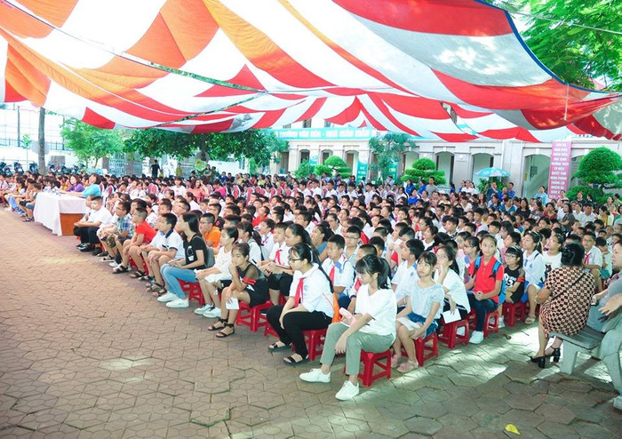 Trường Trung học cơ sở Tô Hiệu chào đón hơn 400 học sinh khối 6 (Ảnh: Quyết Cương) Trường Trung học cơ sở Tô Hiệu chào đón hơn 400 học sinh khối 6 (Ảnh: Quyết Cương)