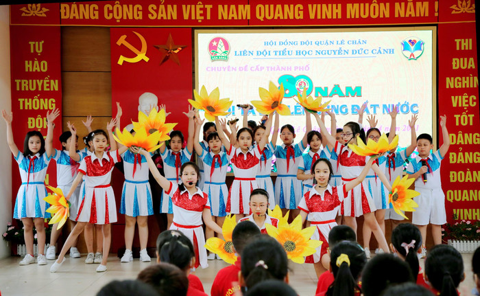 Các tiết mục văn nghệ đặc sắc tại chuyên đề (Ảnh: Ngọc Cương)