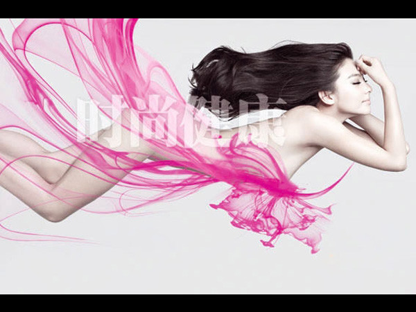 Nữ thần gợi cảm Trương Vũ Kỳ với thân hình quyến rũ.