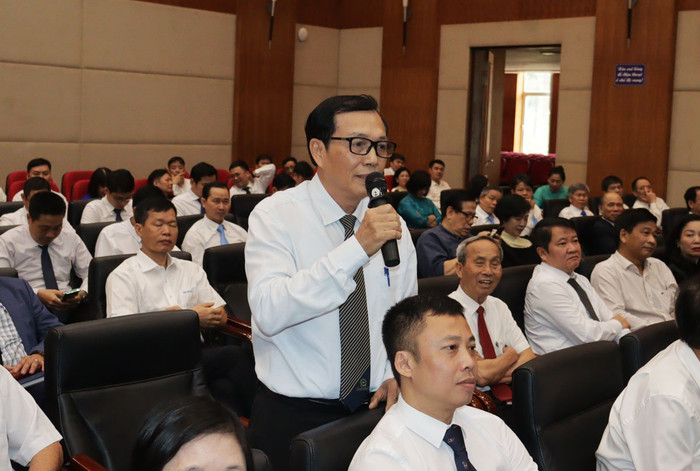 Đội ngũ trí thức khoa học phát biểu đề xuất, kiến nghị với Thường trực Thành uỷ Hải Phòng (Ảnh: LT) GDVN_hai-phong-doi-thoai-5.jpg