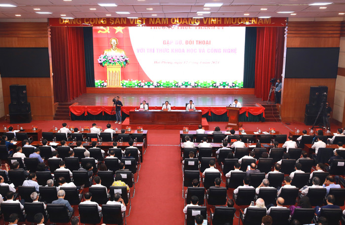 Quang cảnh hội nghị gặp gỡ, đối thoại với trí thức khoa học và công nghệ (Ảnh: LT) GDVN_hai-phong-doi-thoai-1.jpg