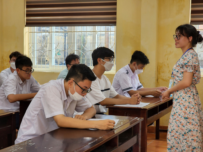 Kỳ thi tốt nghiệp Trung học phổ thông năm 2023, thành phố có 19 thí sinh được miễn tất cả môn thi (Ảnh minh hoạ: Lã Tiến) Kỳ thi tốt nghiệp Trung học phổ thông năm 2023, thành phố có 19 thí sinh được miễn tất cả môn thi (Ảnh minh hoạ: Lã Tiến)