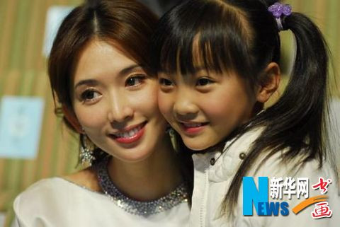 Hai thế hệ họ Lâm đều có trên trong danh sách bảng giá ăn tối các người đẹp Hoa ngữ, Lâm Chí Linh đứng đầu bảng người lớn còn Lâm Diệu Khả cũng nổi danh với tuổi đời nhỏ nhất trong số các sao 9x.