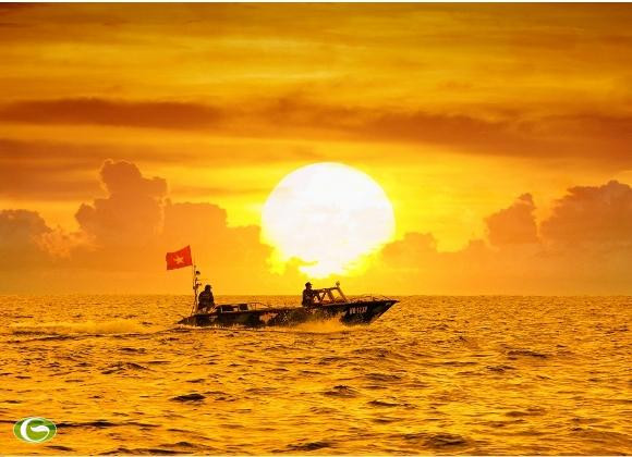 Tuần tra giữ yên biển đảo (Ảnh: Hoàng Chí Hùng)