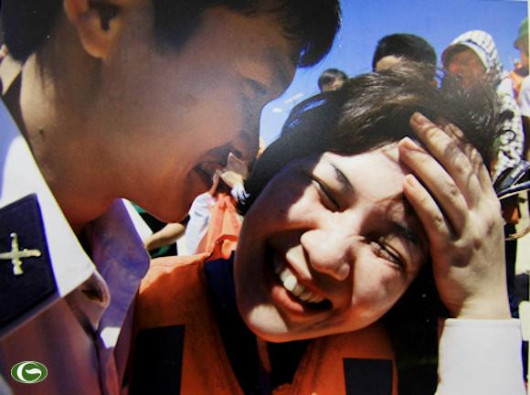 Em sẽ đợi anh về.