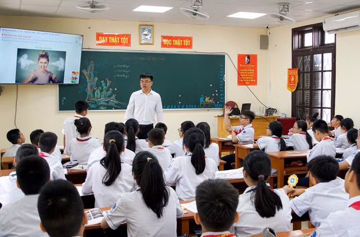 Nhiều học sinh bày tỏ sự lo lắng về kỳ thi tuyển sinh vào lớp 10 năm tới sẽ có môn thi thứ 4 hay không? (Ảnh: Lã Tiến) Nhiều học sinh bày tỏ sự lo lắng về kỳ thi tuyển sinh vào lớp 10 năm tới sẽ có môn thi thứ 4 hay không? (Ảnh: Lã Tiến)