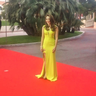 Hình ảnh ca sĩ Mỹ Tâm trên thảm đỏ World Music Awards 2014