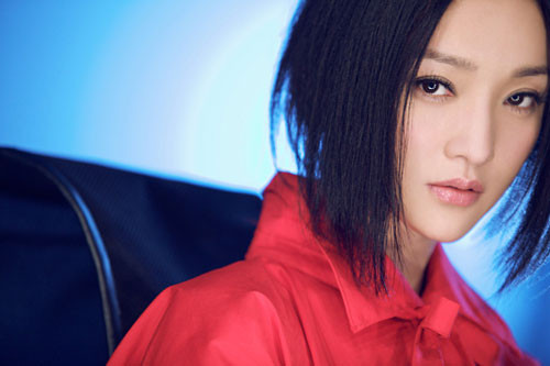 Ngoài ra, Châu Tấn còn trở thành gương mặt đại diện của hãng mỹ phẩm cao cấp Channel. Năm 2012 cũng là năm bộ phim “Cloud Atlas” của Hollywood với sự góp mặt của Châu Tấn bên cạnh các tên tuổi như nam tài tử Tom Hanks. Ngoài ra, Châu Tấn còn trở thành gương mặt đại diện của hãng mỹ phẩm cao cấp Channel. Năm 2012 cũng là năm bộ phim “Cloud Atlas” của Hollywood với sự góp mặt của Châu Tấn bên cạnh các tên tuổi như nam tài tử Tom Hanks.