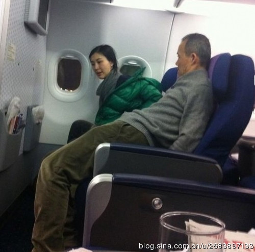 Vương Thạch – Điền Phác Quân. Vốn dĩ Vương Thạch không phải người trong làng giải trí, nhưng ông lại là người tình của một nữ diễn viên của làng giải trí Hoa ngữ, đó là nữ diễn viên Điền Phác Quân. Tuy cái tên Phác Quân không quá đỗi quen thuộc với nhiều khán giả nhưng chuyện tình của Vương Thạch và Phác Quân đã làm cho cả hai con người này nổi tiếng và trở thành một trong những cặp đôi được đề cập đến nhiều nhất trong năm 2012.