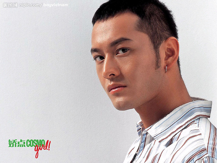 Cũng trong năm này, sự nghiệp điện ảnh của Hiểu Minh gặt hái được nhiều thành công với các tác phẩm lớn trong năm 2012 như Thất phu, Huyết trích tử, Đại Thượng Hải… đều góp mặt với vai trò là nam diễn viên chính. Cũng trong năm này, sự nghiệp điện ảnh của Hiểu Minh gặt hái được nhiều thành công với các tác phẩm lớn trong năm 2012 như Thất phu, Huyết trích tử, Đại Thượng Hải… đều góp mặt với vai trò là nam diễn viên chính.