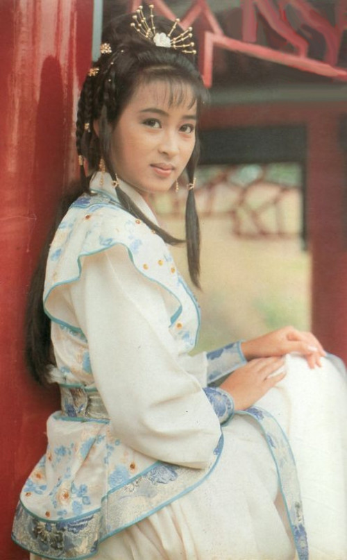 Lê Mỹ Nhàn (TVB - Cô Gái Đồ Long 1986) Lê Mỹ Nhàn (TVB - Cô Gái Đồ Long 1986)